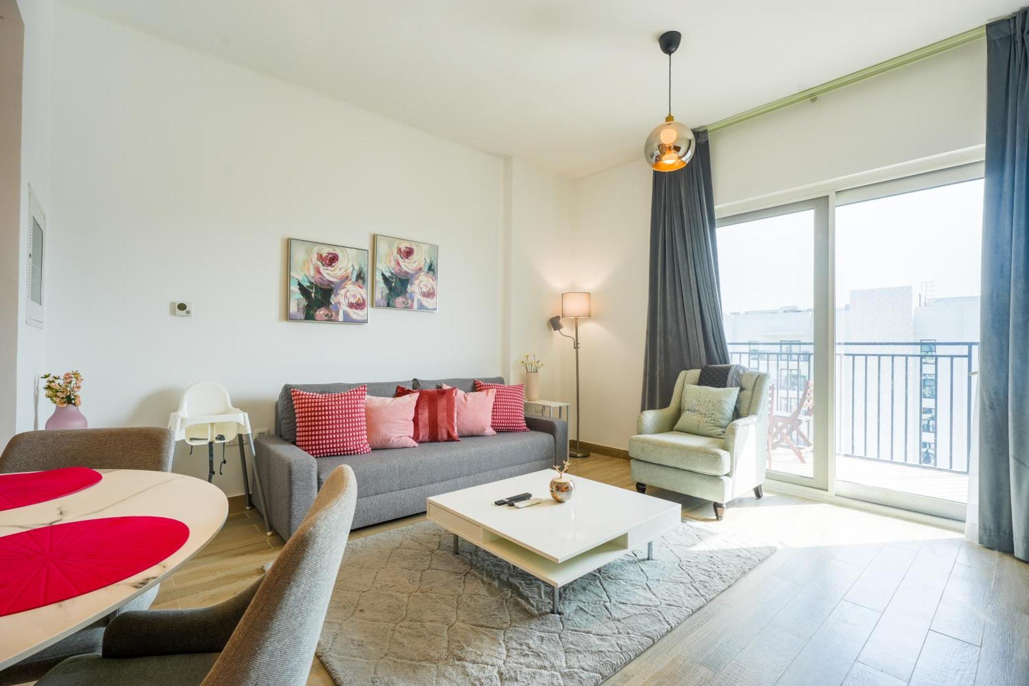 Contemporary 1br Near Yas Park 5 Min Walk 915 *