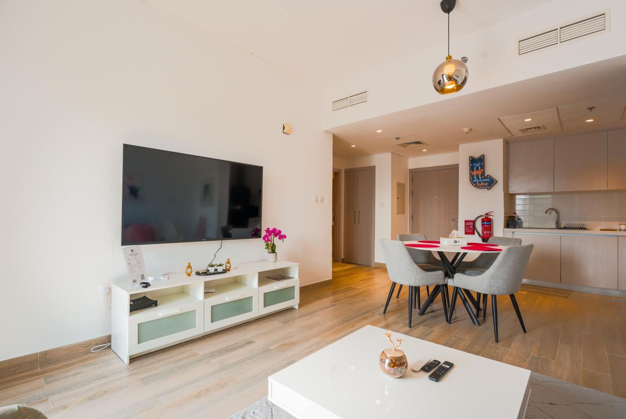 Contemporary 1br Near Yas Park 5 Min Walk 915 * Abu Dhabi